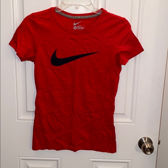 white and red nike shirt women's
